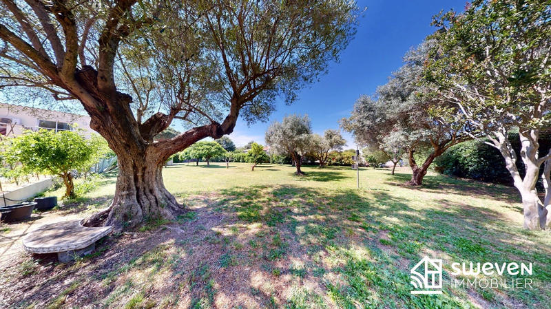 Villa - 278 m² - 10 pièces