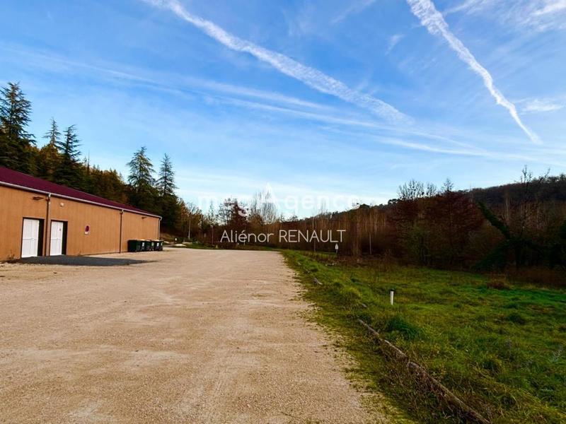 Local commercial - 1 500 m² - 14 pièces