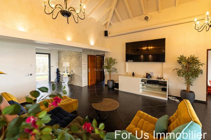 Villa - 271 m² - 8 pièces