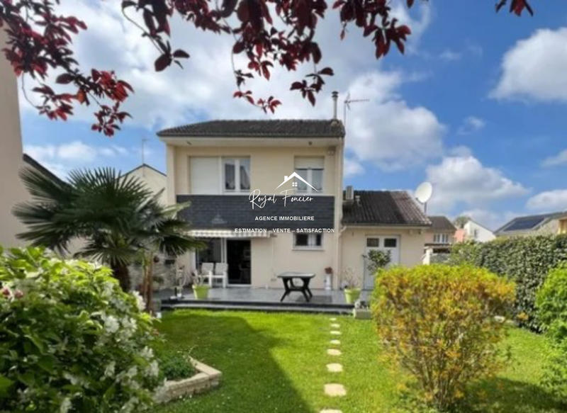 Maison traditionnelle - 97 m² - 5 pièces