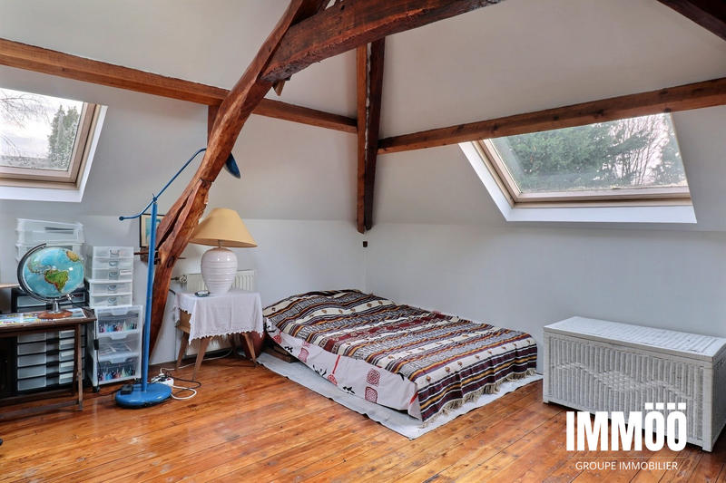 Maison - 250 m² - 9 pièces