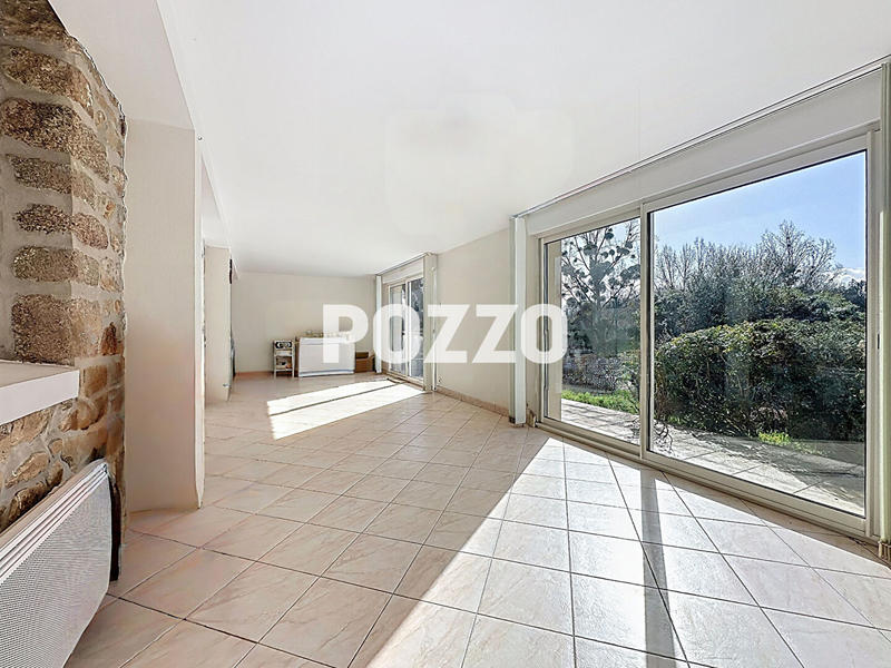 Maison - 137 m² - 7 pièces