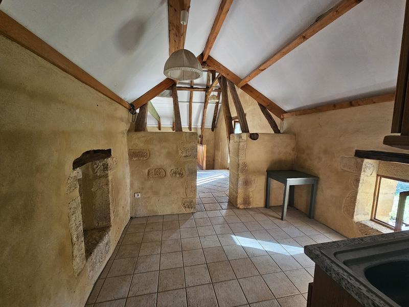 Maison - 2 135 m² - 52 pièces