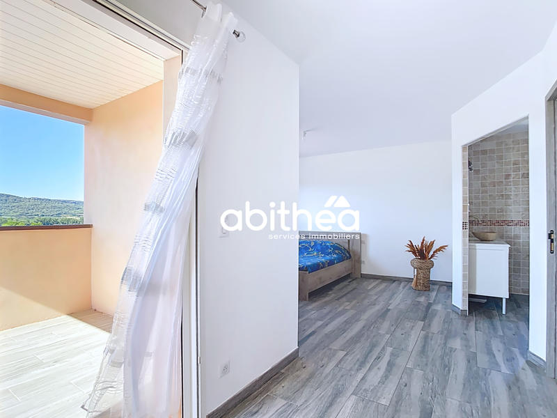 Villa - 181 m² - 6 pièces