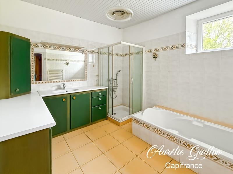 Maison - 181 m² - 7 pièces