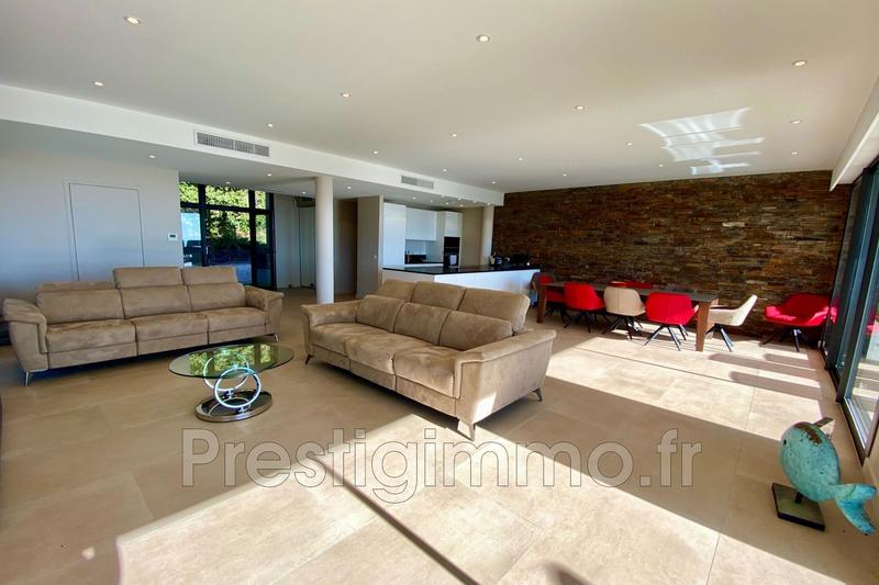 Maison contemporaine - 250 m² - 5 pièces