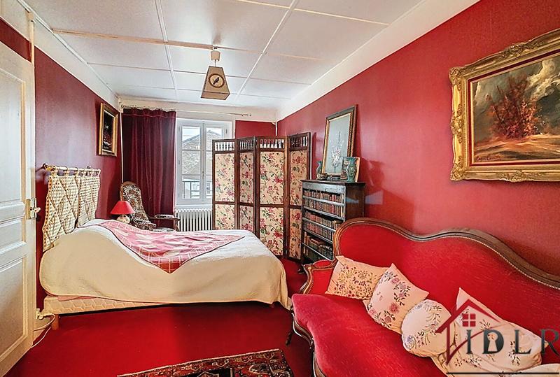 Maison - 214 m² - 6 pièces