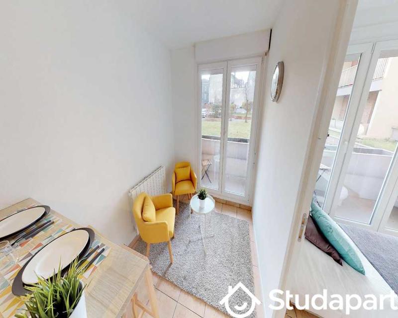 Chambre - 70 m² - 1 pièce