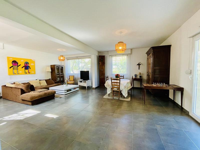 Maison - 189 m² - 8 pièces