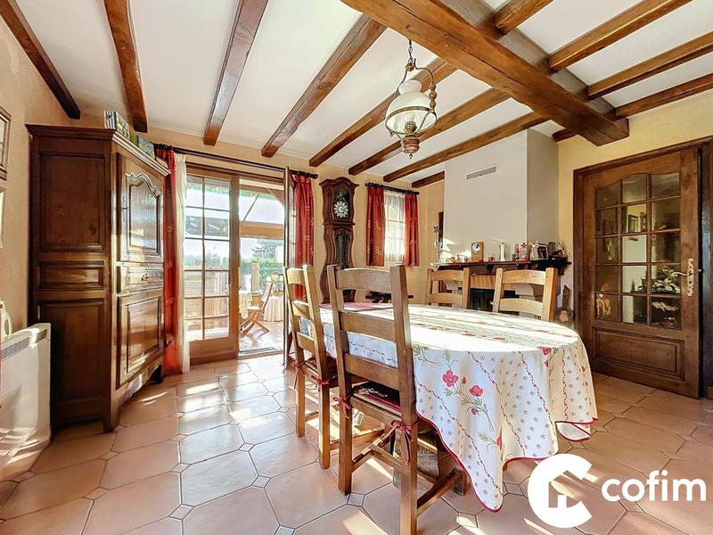 Maison - 258 m² - 12 pièces