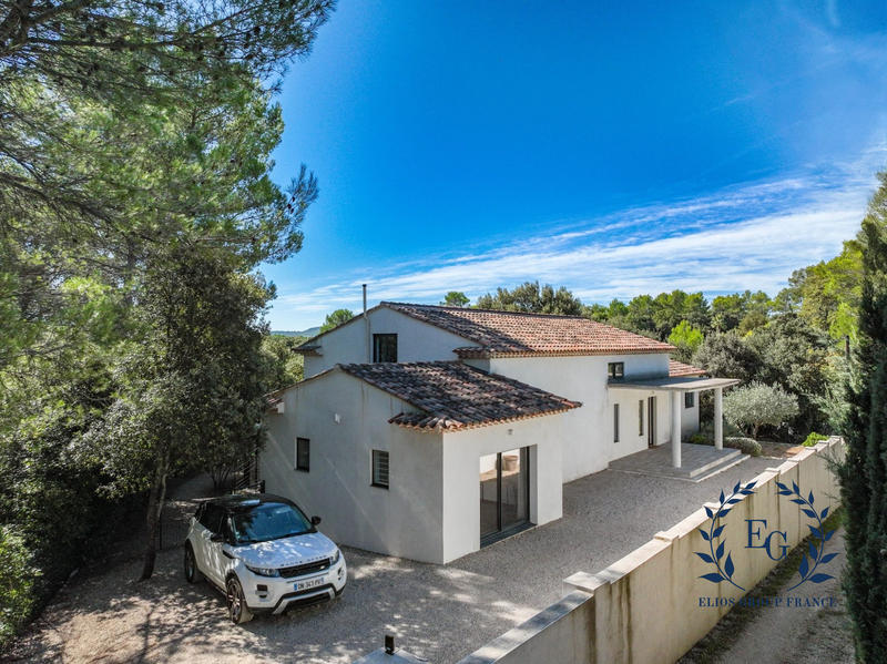 Maison contemporaine - 300 m² - 10 pièces