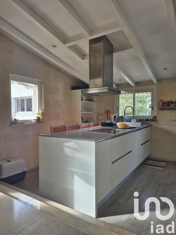 Maison - 200 m² - 4 pièces