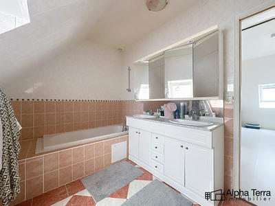 Maison - 139 m² - 7 pièces