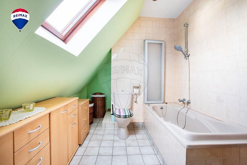 Maison - 99 m² - 5 pièces