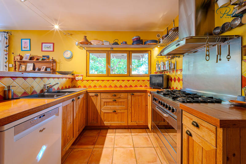 Maison - 171 m² - 7 pièces