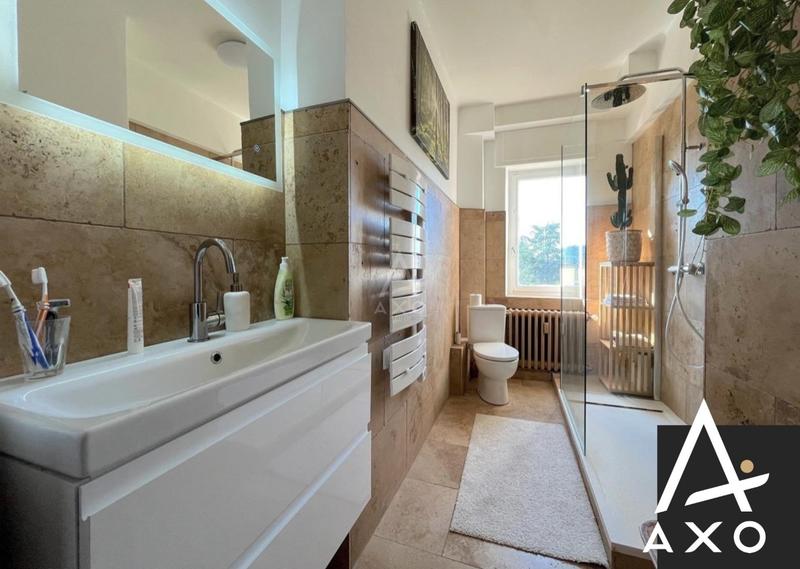 Appartement bourgeois - 143 m² - 5 pièces