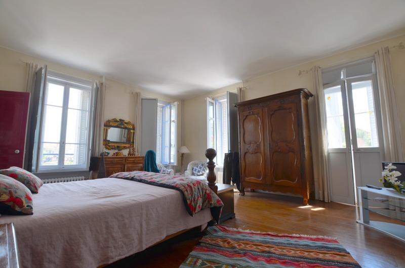 Maison bourgeoise - 395 m² - 11 pièces