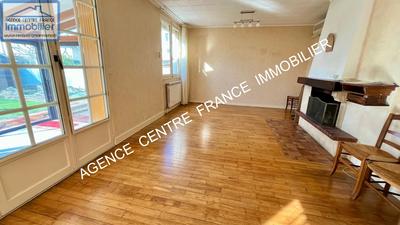Maison - 99 m² - 5 pièces