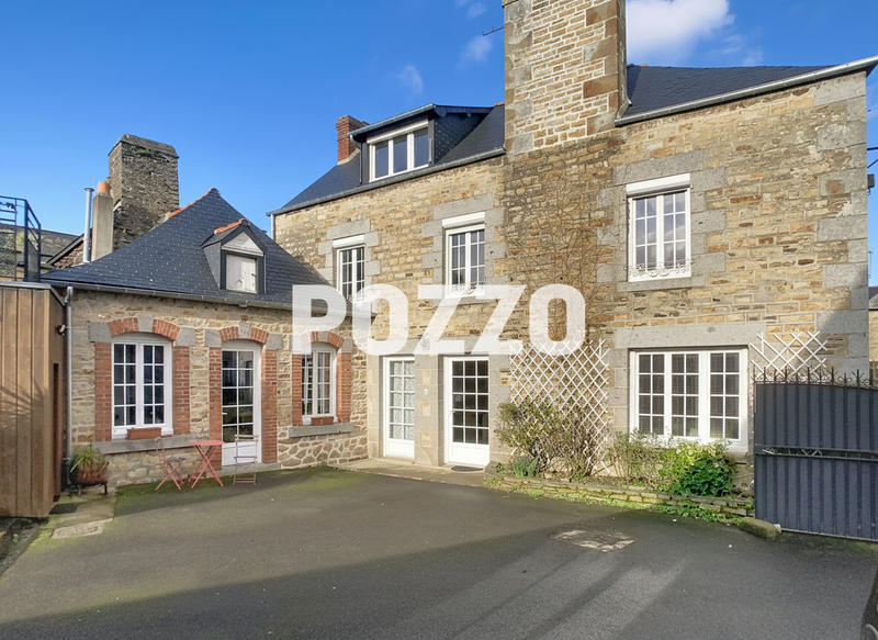 Maison - 215 m² - 12 pièces