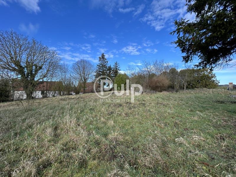 Terrain constructible - 1 645 m²