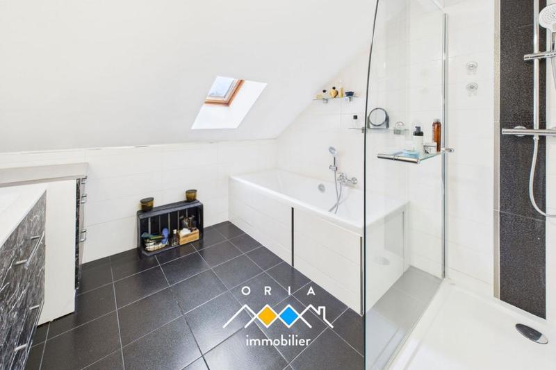 Pavillon - 92 m² - 5 pièces