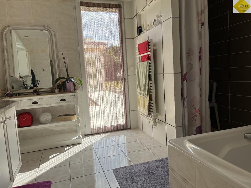 Villa - 215 m² - 8 pièces