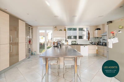 Appartement - 197 m² - 5 pièces