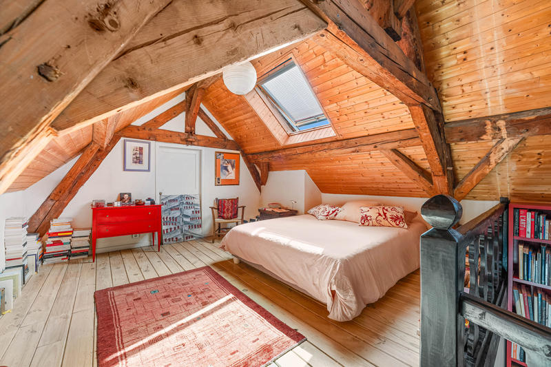 Maison - 243 m² - 10 pièces