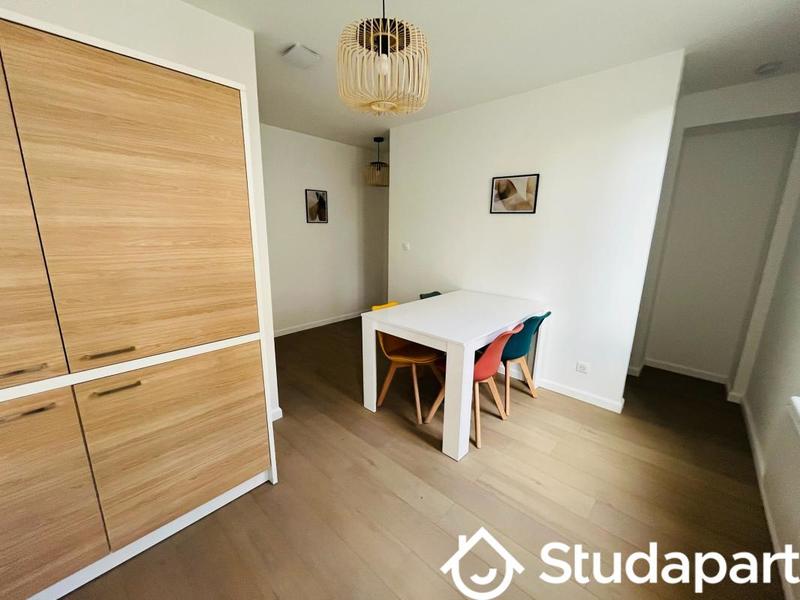 Chambre - 50 m² - 1 pièce