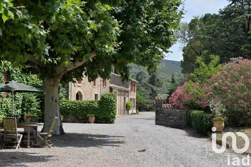 Maison - 845 m² - 30 pièces