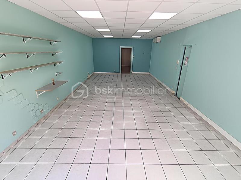 Local commercial - 71 m² - 3 pièces