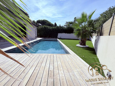 Maison - 229 m² - 7 pièces