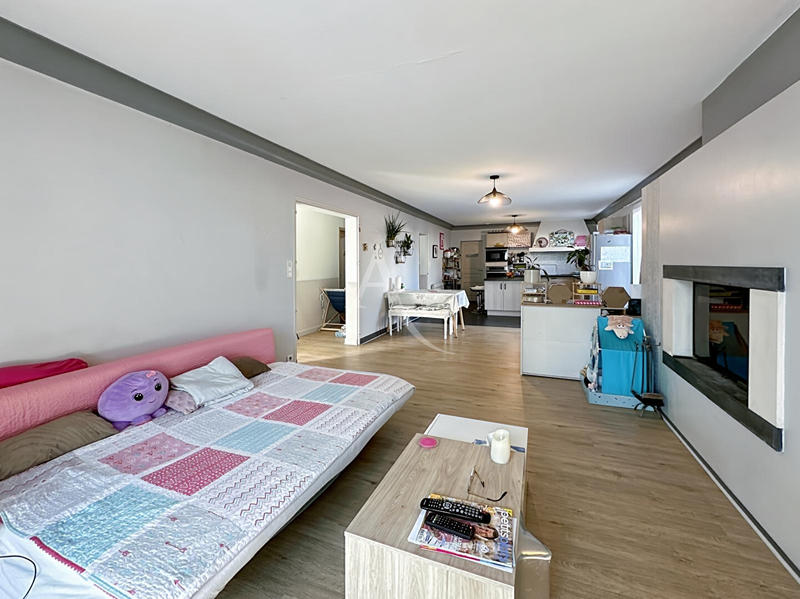 Maison - 223 m² - 7 pièces