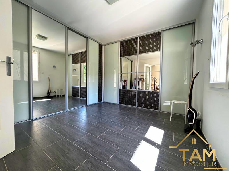 Maison - 186 m² - 10 pièces