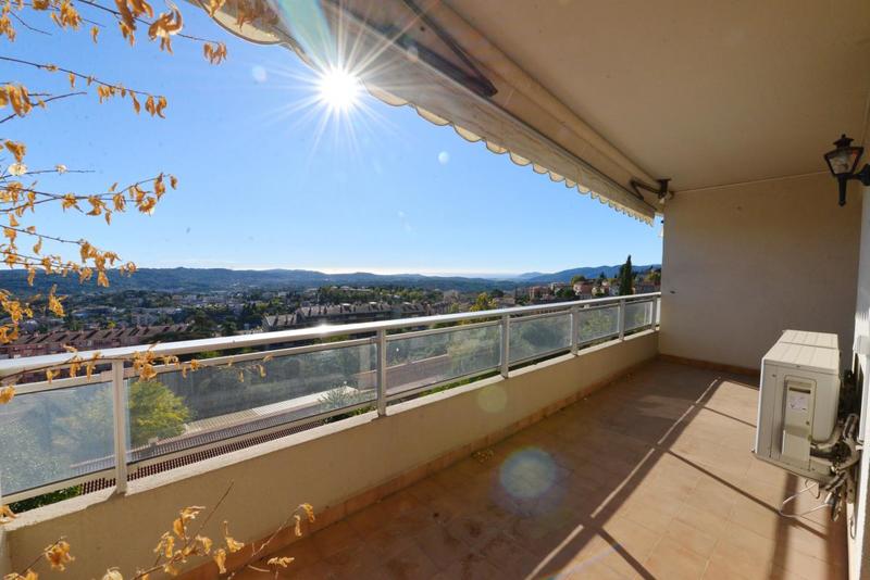 Appartement - 84 m² - 4 pièces