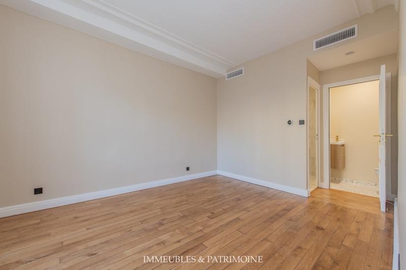 Immeuble - 70 m² - 3 pièces