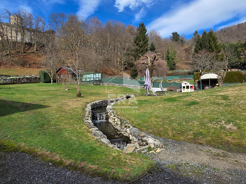 Maison - 301 m² - 12 pièces