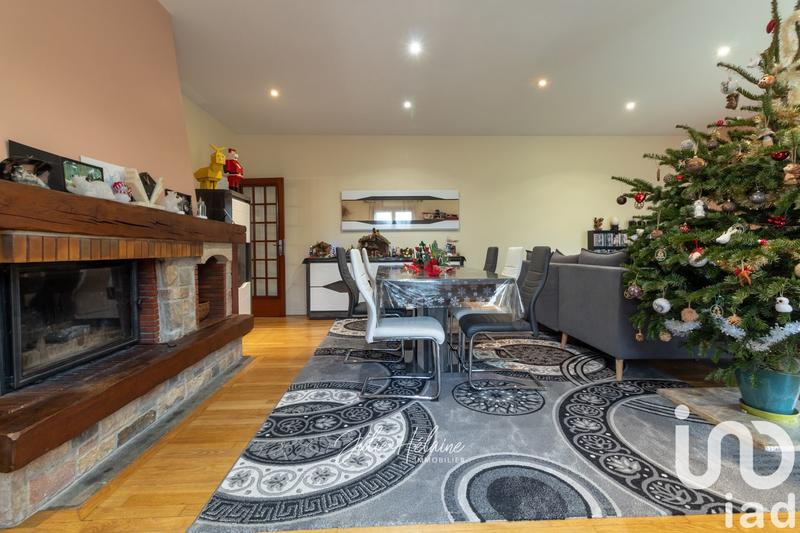 Maison - 196 m² - 8 pièces