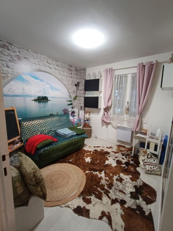 Maison - 90 m² - 5 pièces