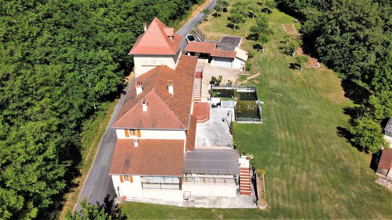 Propriété - 220 m² - 8 pièces