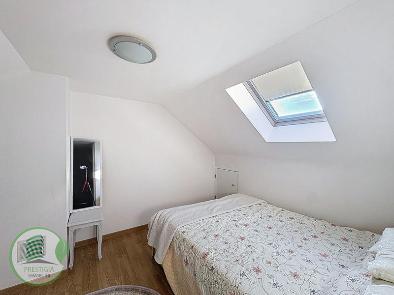 Maison - 224 m² - 9 pièces