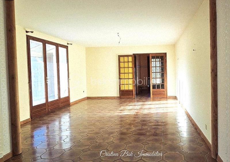 Maison - 188 m² - 9 pièces