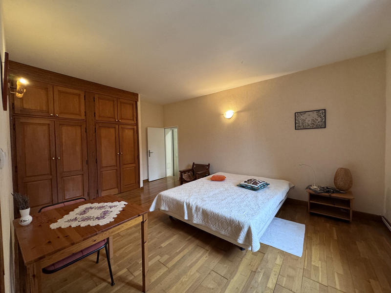 Maison - 246 m² - 8 pièces