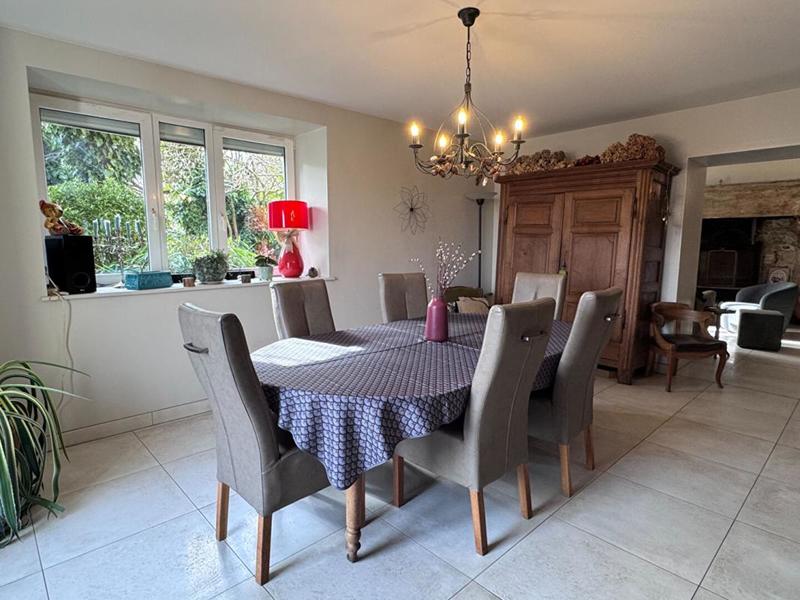 Maison - 220 m² - 6 pièces