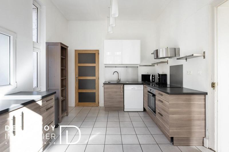 Maison - 210 m² - 8 pièces