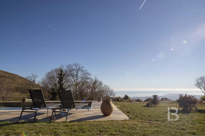 Mas - 220 m² - 6 pièces