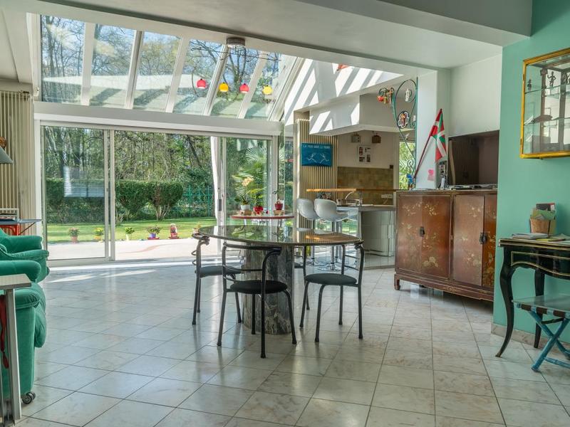 Maison - 209 m² - 6 pièces