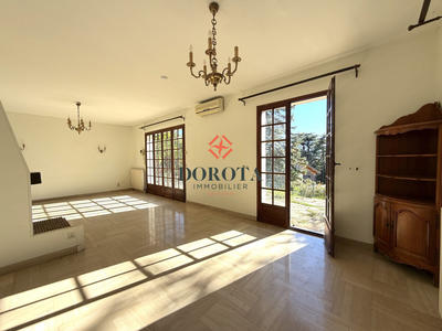 Maison - 182 m² - 9 pièces