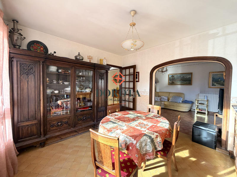 Maison - 263 m² - 15 pièces