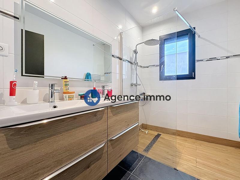 Villa - 170 m² - 6 pièces